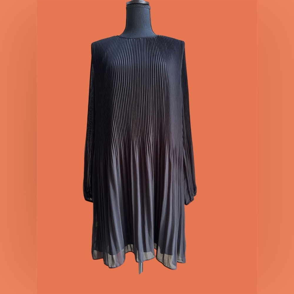Halogen Black Dress NWT Medium‎ Pleated Lined Long Sleeve Light Flowy
